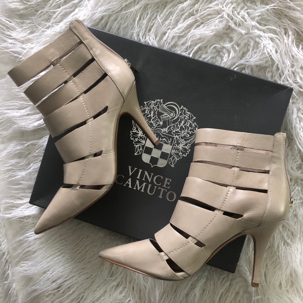 Vince Camuto Cremé Heel Booties